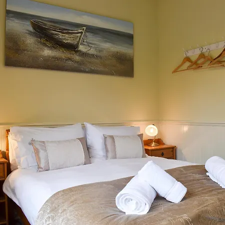 Ewden * Robin Hood's Bay